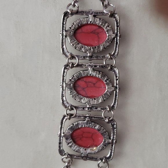 Silver Tone 3 red faux stone bracelet. - Picture 5 of 5